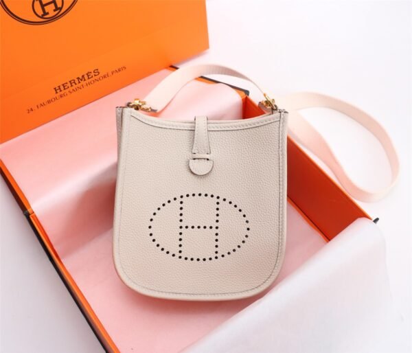 Fashionable designer gorgeous shoulder bag - Image 86