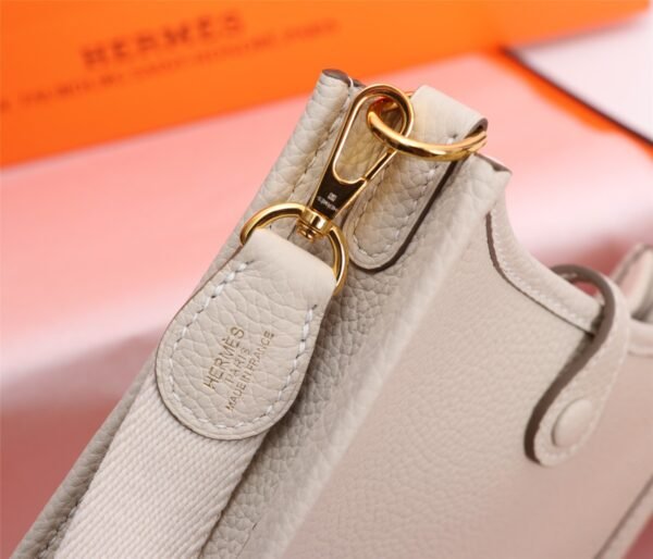 Fashionable designer gorgeous shoulder bag - Image 89