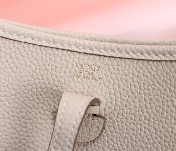 Fashionable designer gorgeous shoulder bag - Image 90