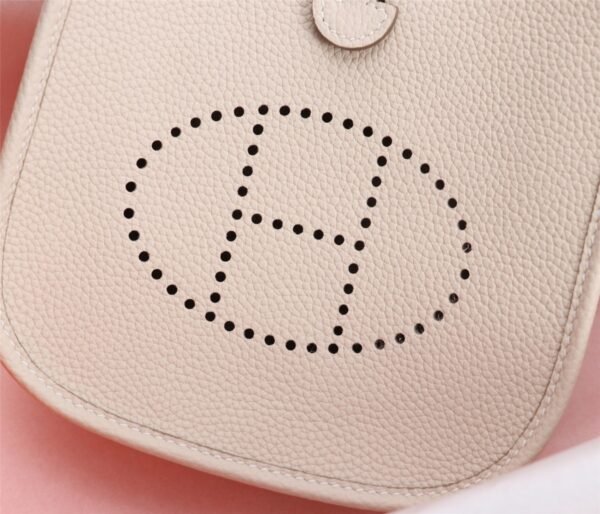 Fashionable designer gorgeous shoulder bag - Image 91