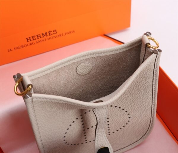 Fashionable designer gorgeous shoulder bag - Image 92