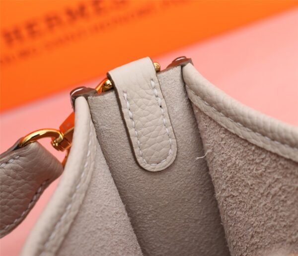 Fashionable designer gorgeous shoulder bag - Image 93