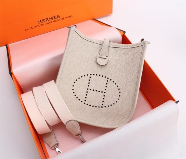 Fashionable designer gorgeous shoulder bag - Image 95