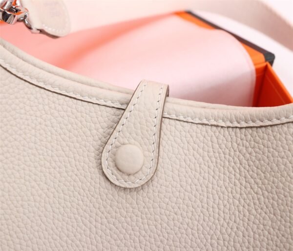 Fashionable designer gorgeous shoulder bag - Image 96