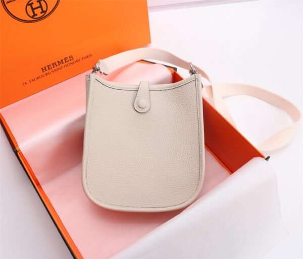 Fashionable designer gorgeous shoulder bag - Image 97