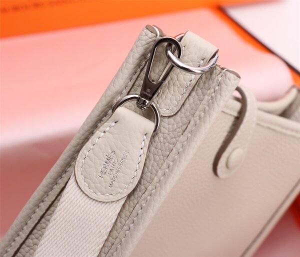 Fashionable designer gorgeous shoulder bag - Image 101