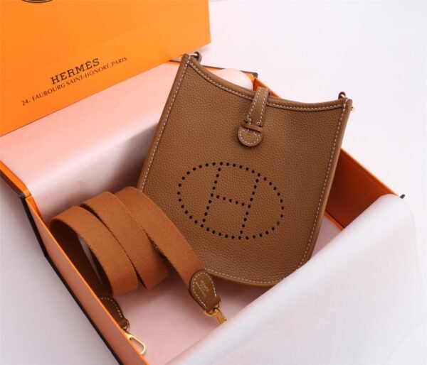 Fashionable designer gorgeous shoulder bag - Image 107