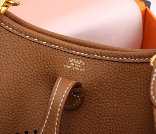 Fashionable designer gorgeous shoulder bag - Image 108