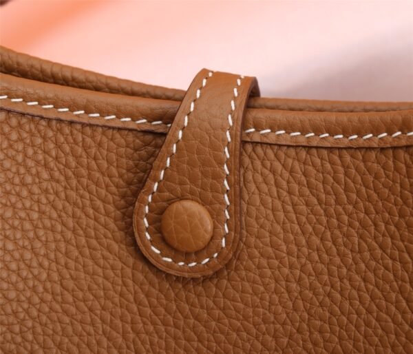 Fashionable designer gorgeous shoulder bag - Image 109