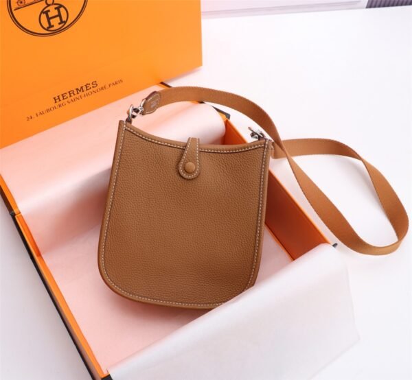 Fashionable designer gorgeous shoulder bag - Image 112