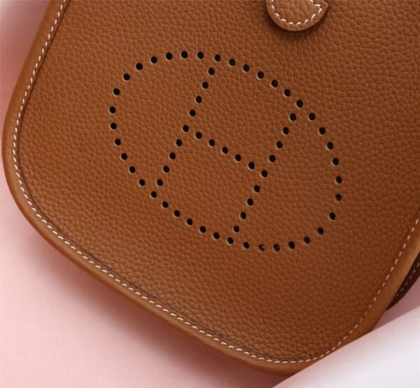 Fashionable designer gorgeous shoulder bag - Image 113