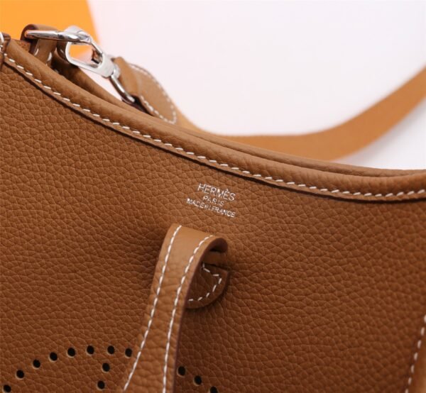 Fashionable designer gorgeous shoulder bag - Image 114