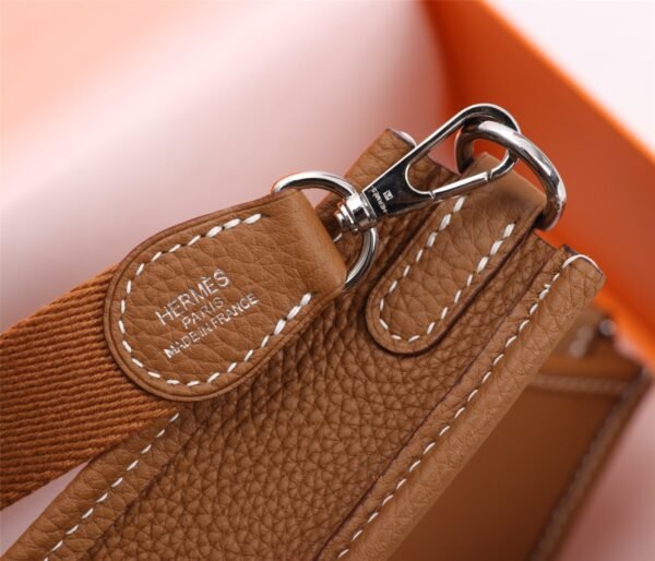 Fashionable designer gorgeous shoulder bag - Image 115