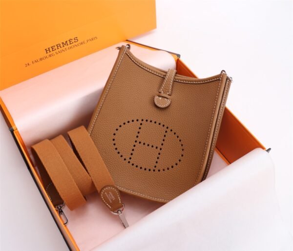 Fashionable designer gorgeous shoulder bag - Image 116
