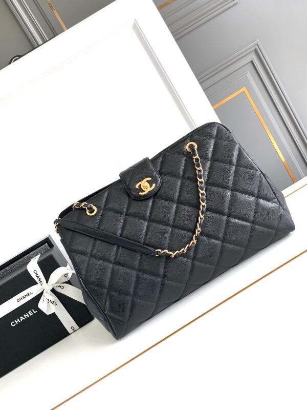 Luxurious and gorgeous designer trendy shoulder bag - Image 2