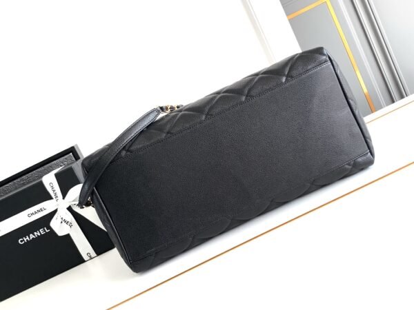 Luxurious and gorgeous designer trendy shoulder bag - Image 5