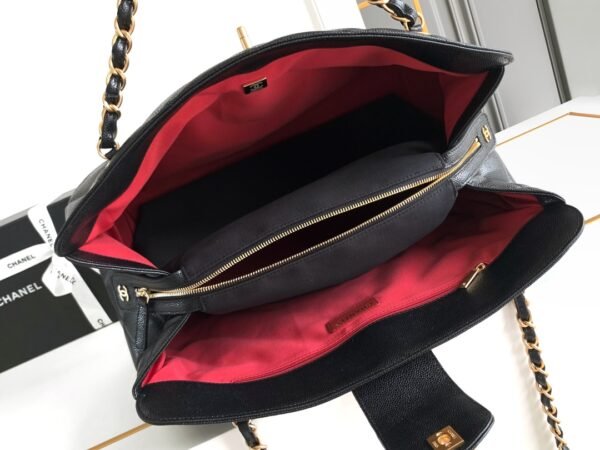 Luxurious and gorgeous designer trendy shoulder bag - Image 9