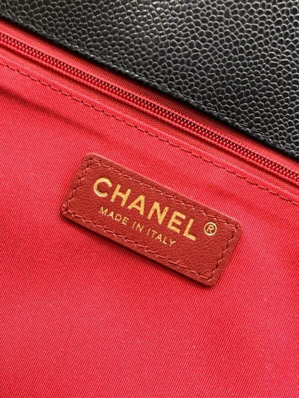 Luxurious and gorgeous designer trendy shoulder bag - Image 10