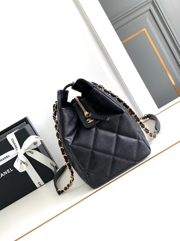 Luxurious and gorgeous designer trendy shoulder bag - Image 12