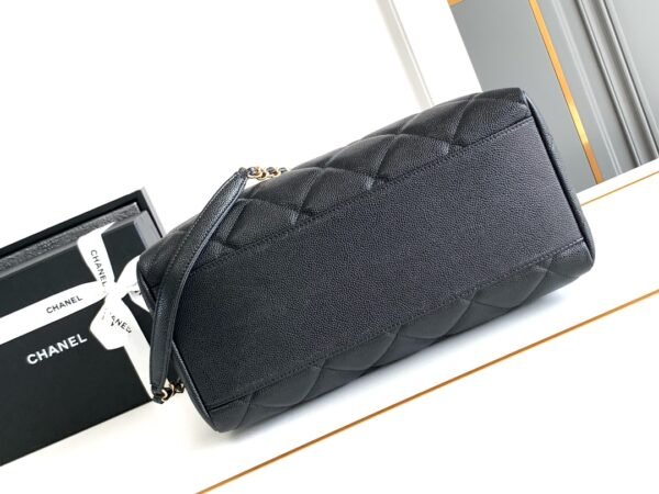 Luxurious and gorgeous designer trendy shoulder bag - Image 14