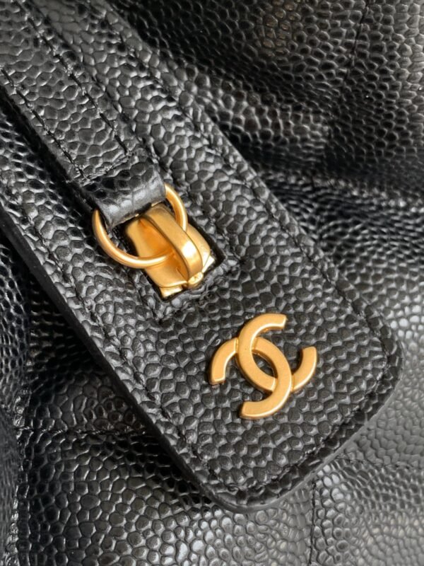 Luxurious and gorgeous designer trendy shoulder bag - Image 16