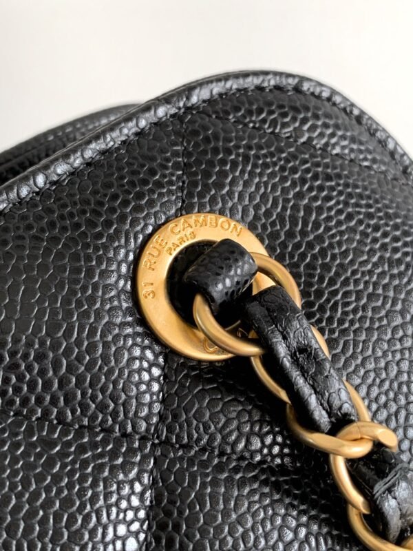 Luxurious and gorgeous designer trendy shoulder bag - Image 17