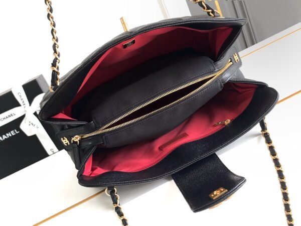 Luxurious and gorgeous designer trendy shoulder bag - Image 18