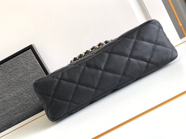 Stylish Designer Classic Black Crossbody Bag - Image 5