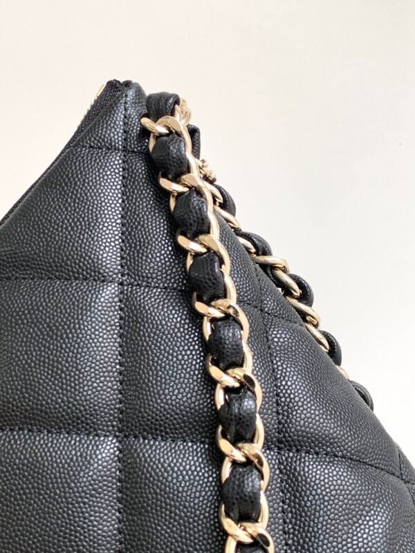 Stylish Designer Classic Black Crossbody Bag - Image 8