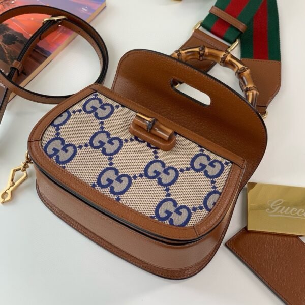 Fashion luxury vintage style women's crossbody bag - Image 7
