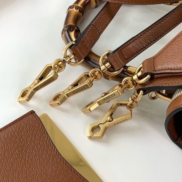 Fashion luxury vintage style women's crossbody bag - Image 9