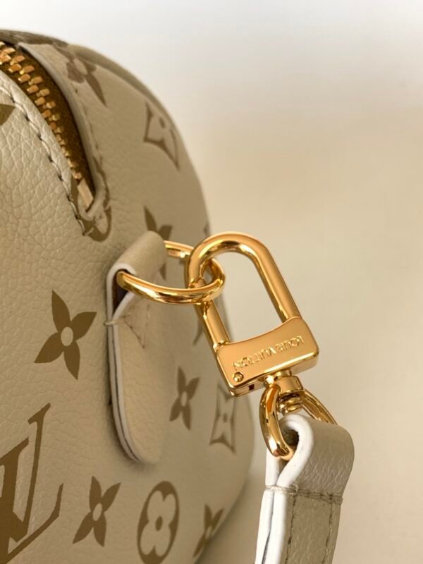 Gorgeous trendy designer vintage luxury classic ladies bag - Image 8