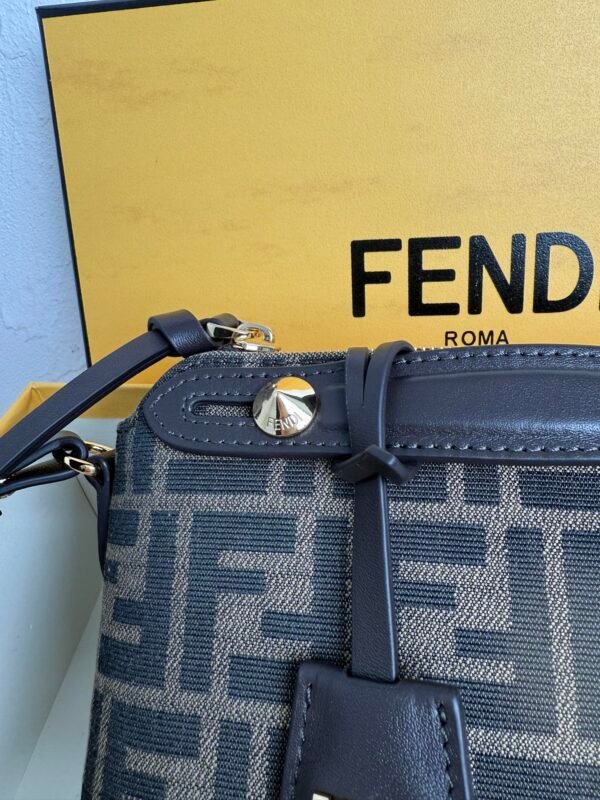 Luxury Fashion Designer Classic Vintage Style Shoulder Bag - Image 6