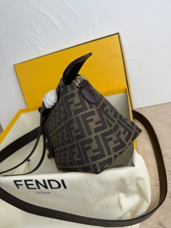 Luxury Fashion Designer Classic Vintage Style Shoulder Bag - Image 13
