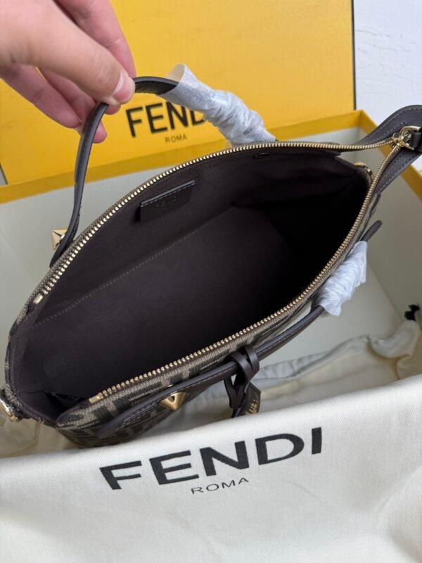 Luxury Fashion Designer Classic Vintage Style Shoulder Bag - Image 16