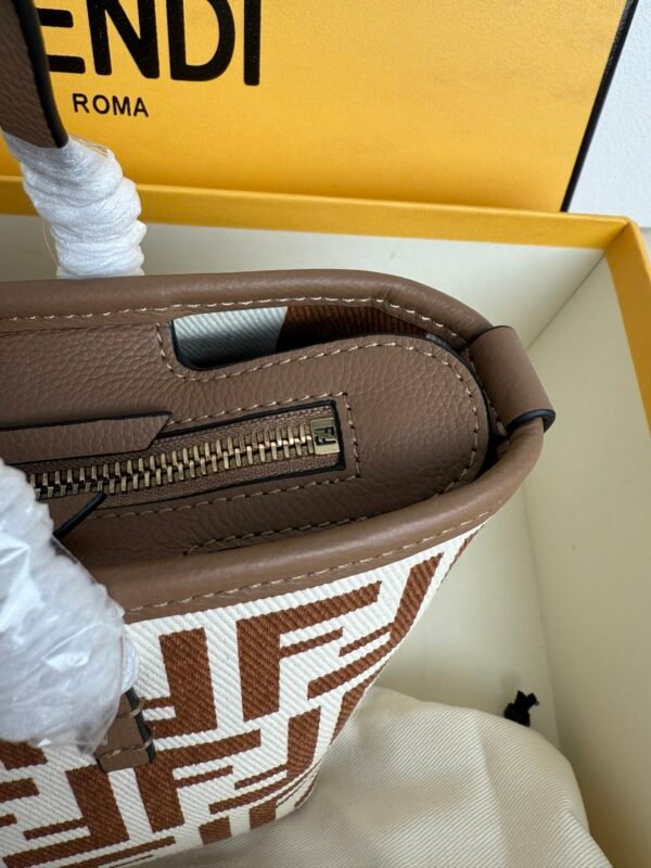 Fashionable and classic ladies handbags - Image 6