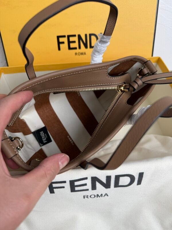 Fashionable and classic ladies handbags - Image 7