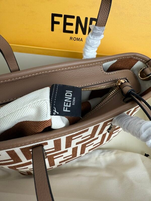 Fashionable and classic ladies handbags - Image 9