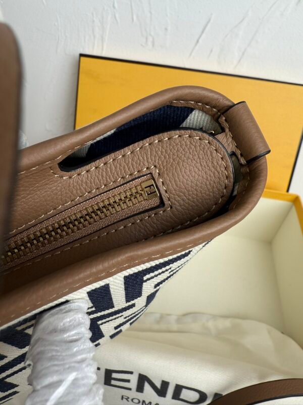 Fashionable and classic ladies handbags - Image 15