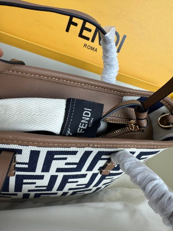 Fashionable and classic ladies handbags - Image 18