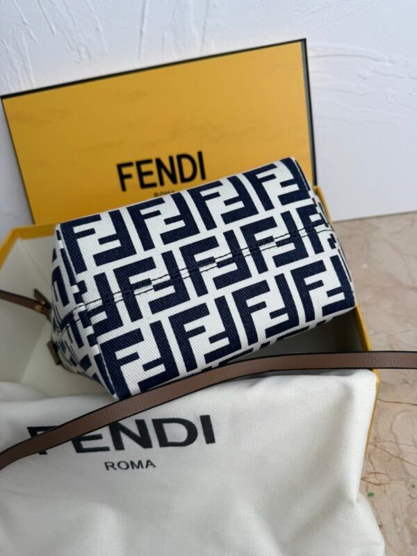 Fashionable and classic ladies handbags - Image 19