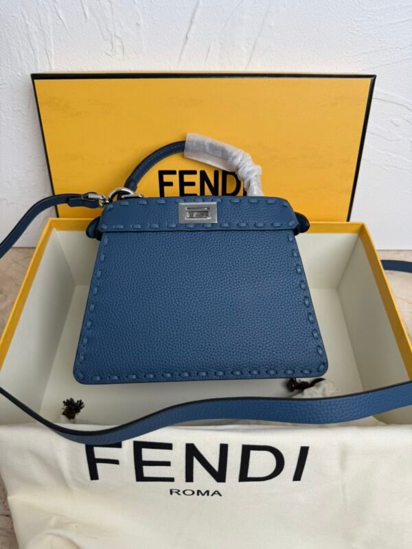 Stylish Gorgeous Designer Classic Handbag
