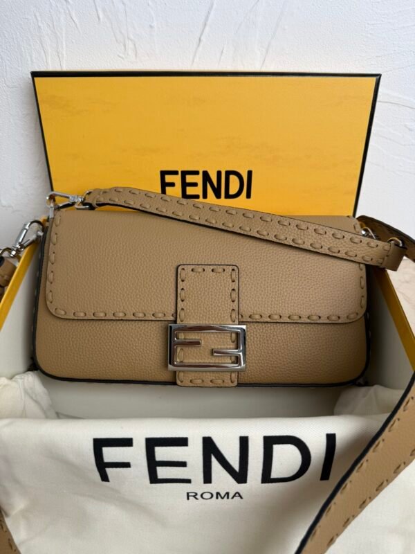 Stylish Luxury Designer Trend Crossbody Bag - Image 2