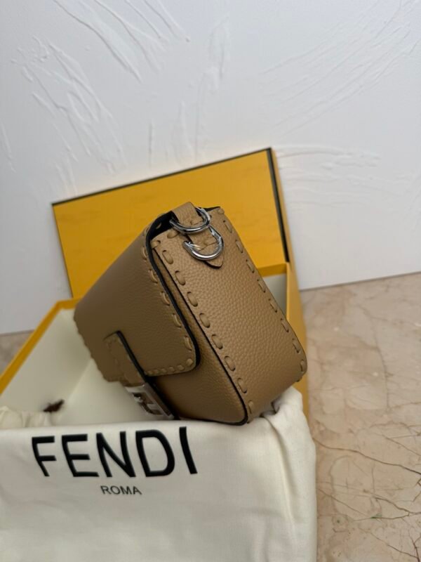 Stylish Luxury Designer Trend Crossbody Bag - Image 4