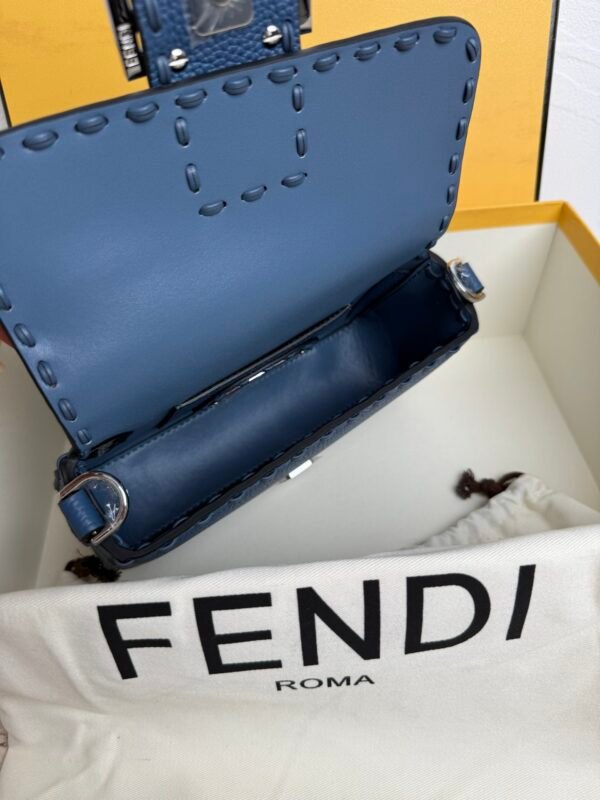 Gorgeous trendy fashion shoulder bag - Image 17