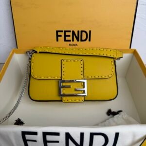Gorgeous trendy fashion shoulder bag